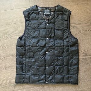 TAION Black Down Buttoned Vest